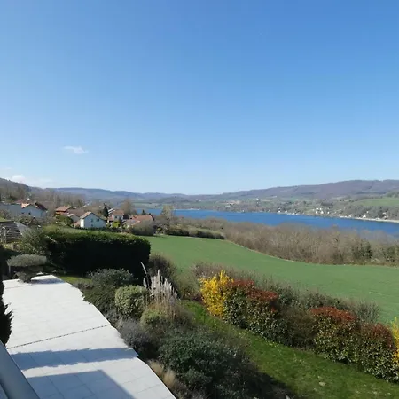 Сasa de vacaciones Les Reflets Du Architect-designed House Swimming Pool View