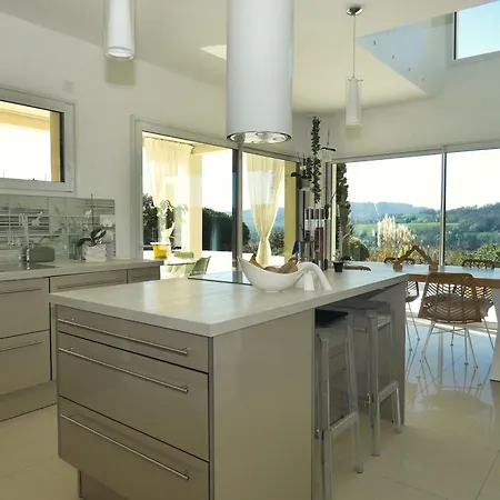 Les Reflets Du Architect-designed House Swimming Pool View